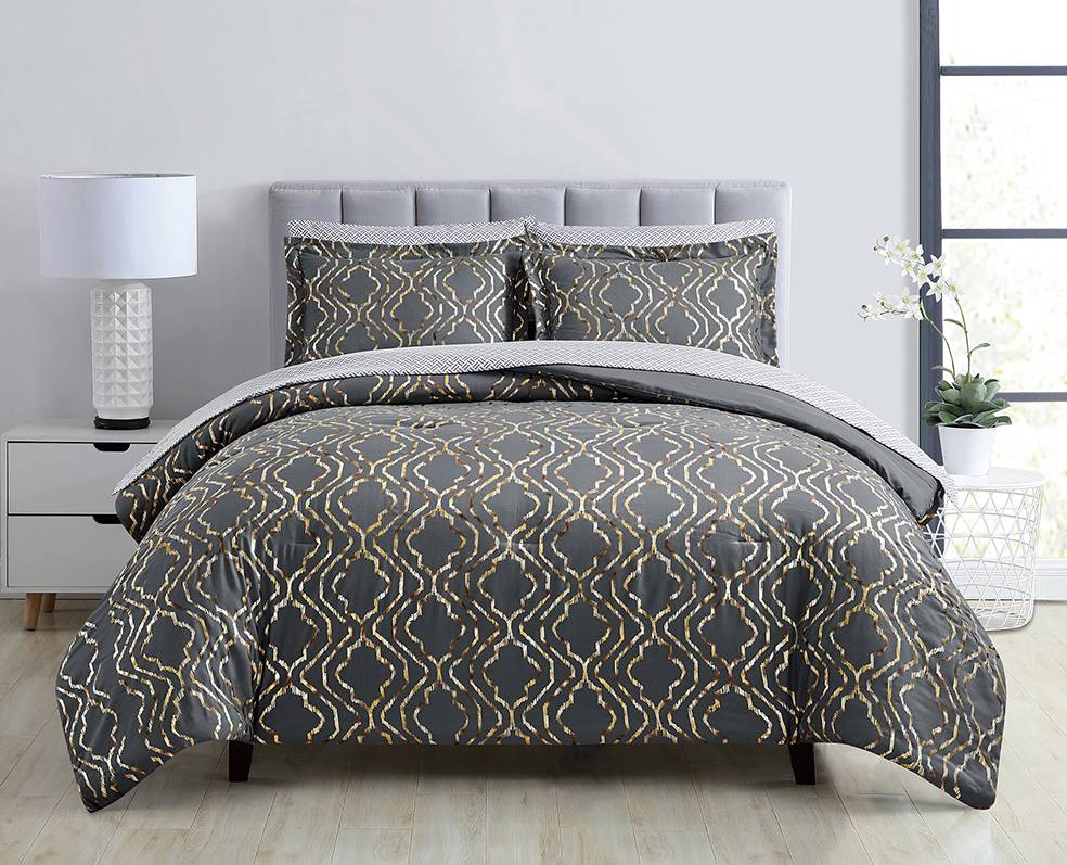 luxury printed 7 pcs double-sided available quilt set, wholesale at affordable price, various size and pattern