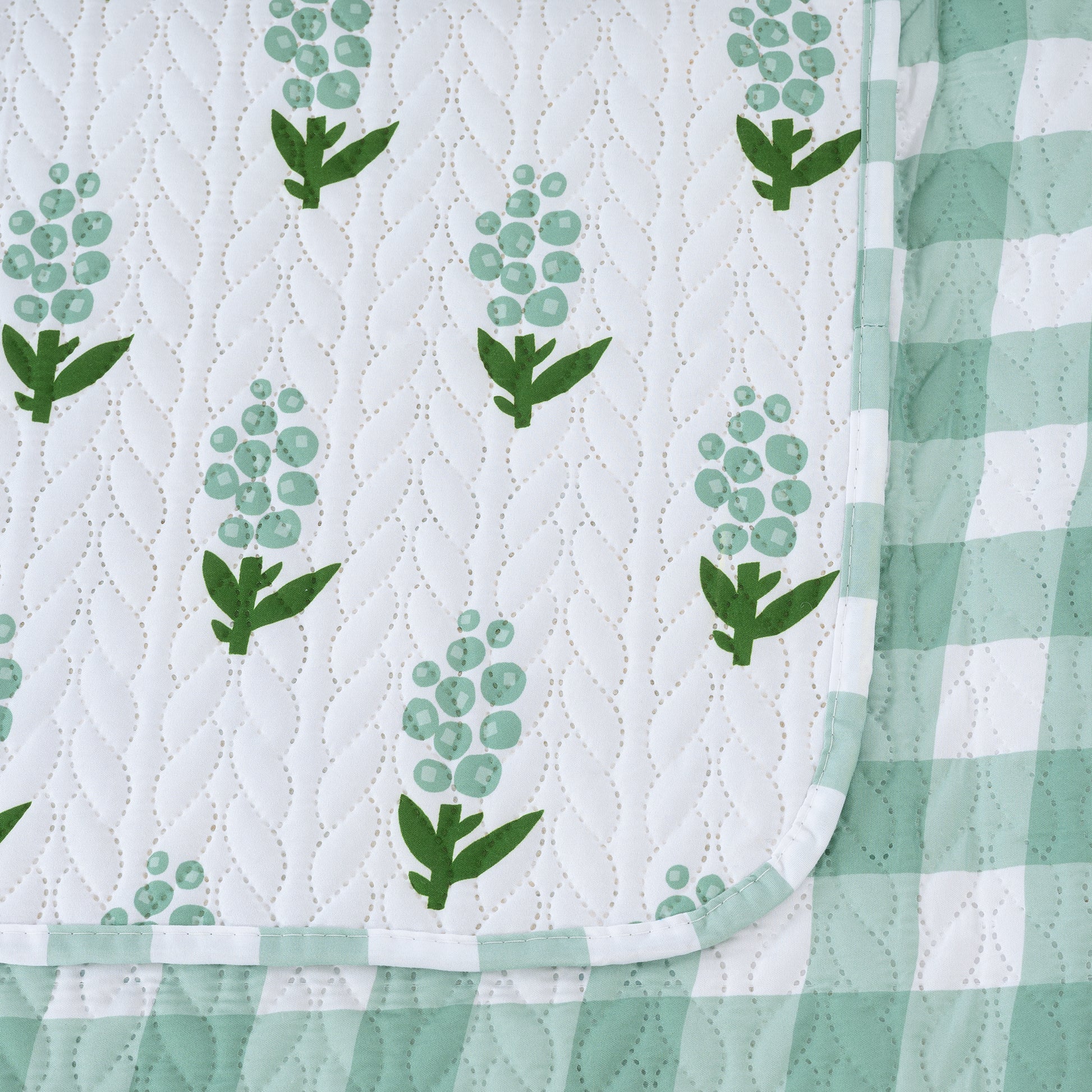 cute king botanical print 3 pcs quilt Set
