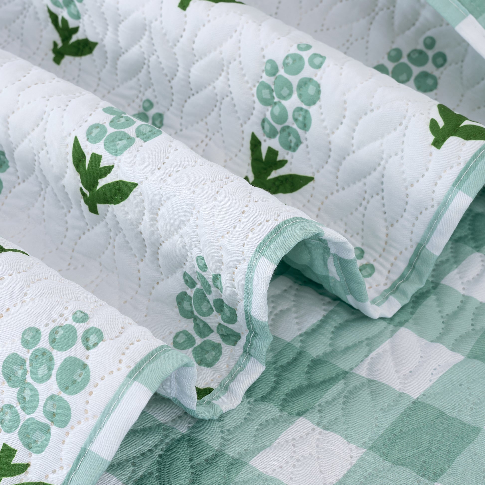 cute king botanical print 3 pcs quilt Set