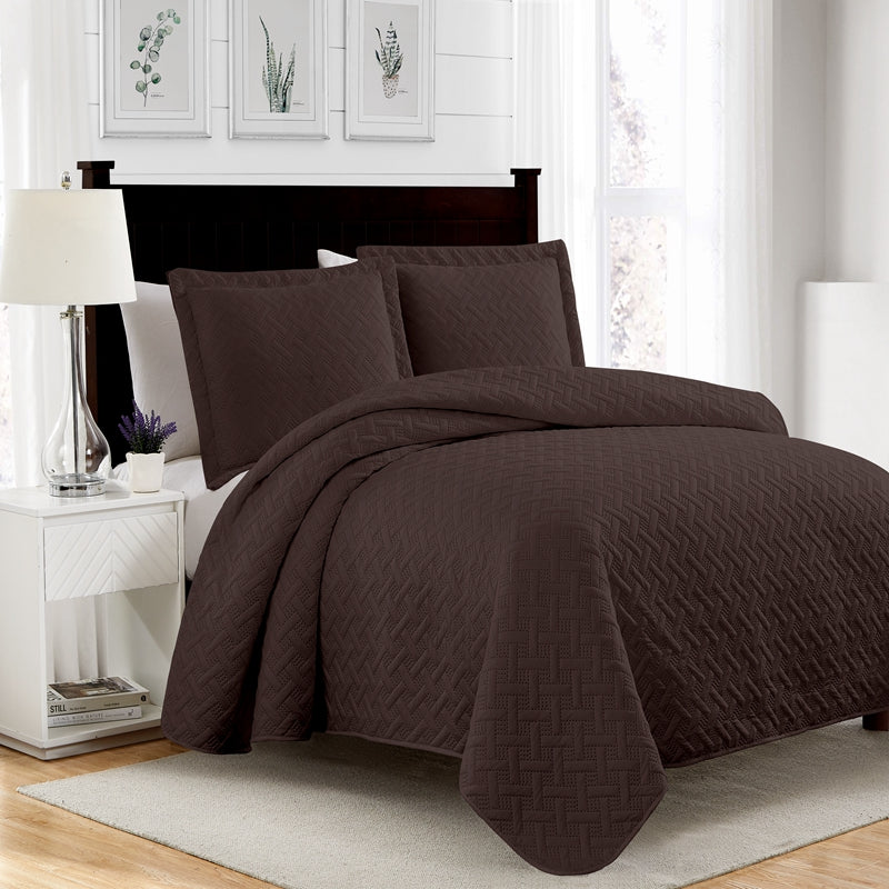 dark brown quilt set with 2 pillowcases